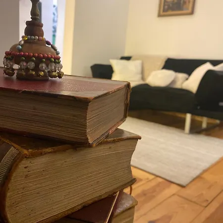 Apolonia アパート *